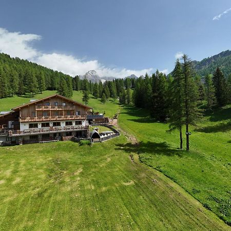 Rifugio Flora Alpina Otel Passo San Pellegrino Dış mekan fotoğraf